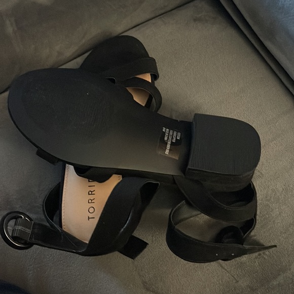 Black sandals - Picture 2 of 6